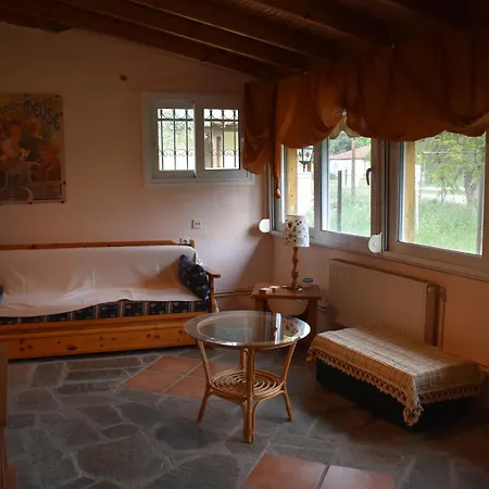 Vakantiehuis Madi Gardens House *